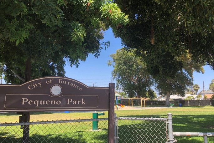 Pequeno Park Sign